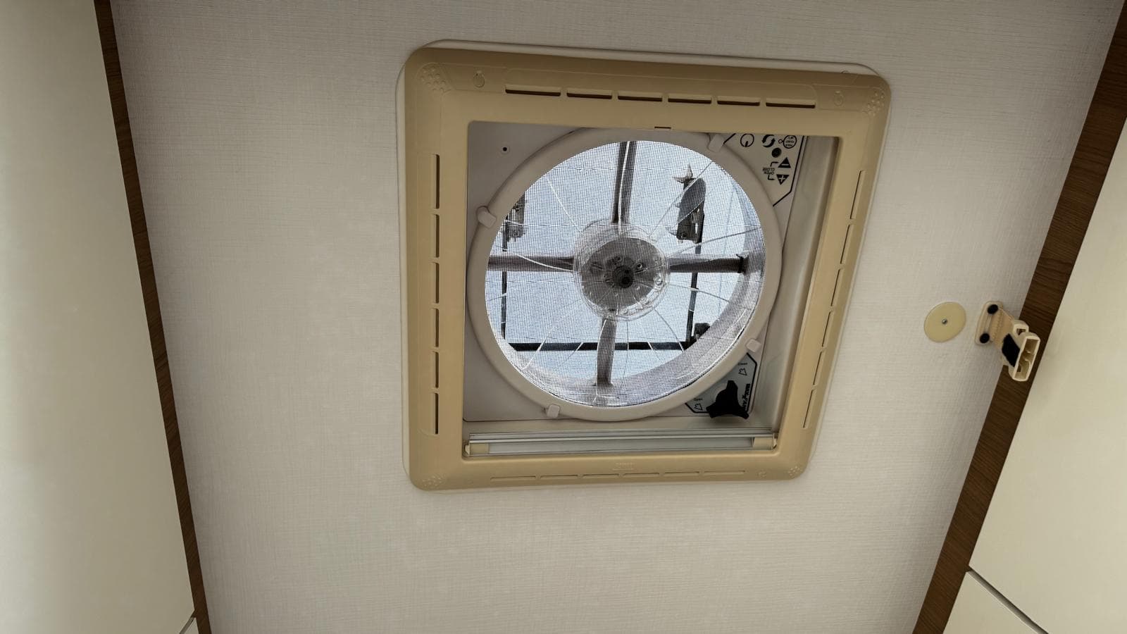 McLouis Menfys 5 Sline - Atlántico Caravan 35